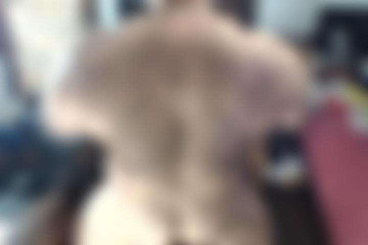 Enjoy BullMuscleJoe's back side and he juggles his muscle bear hairy body for your pleasures!