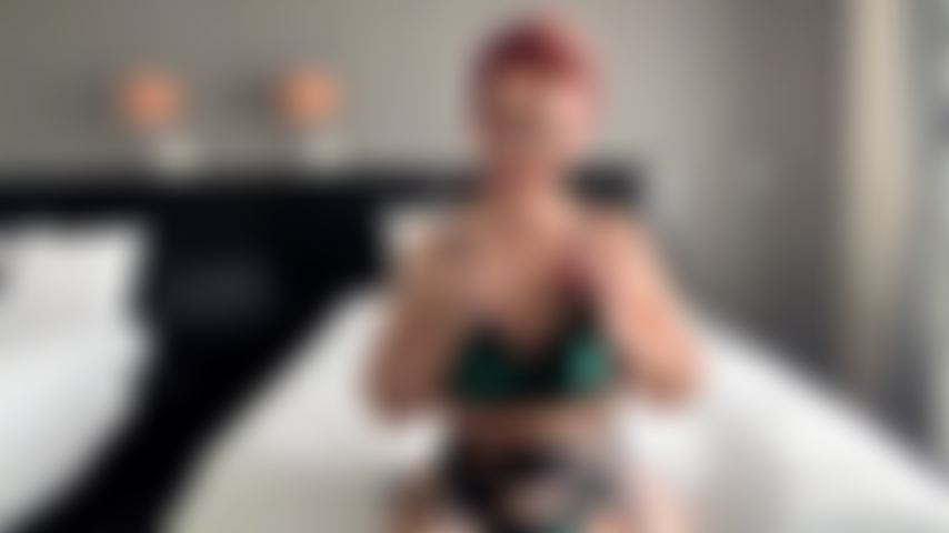 Striptease in Hollywood Hotel - I slowly look in your